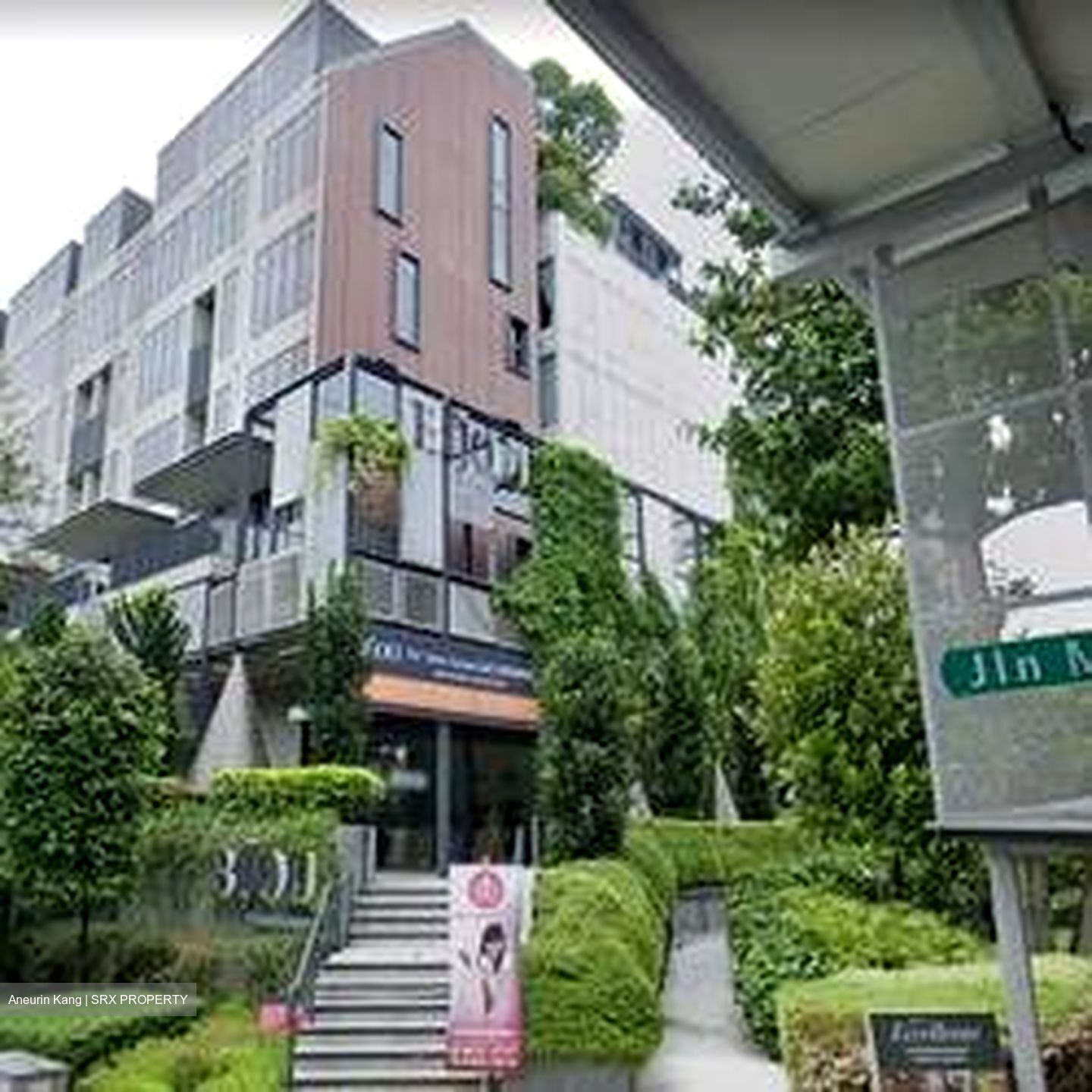 Bijou (D5), Retail #488261671